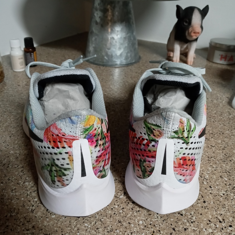 Running shoes - Picture 2 of 6